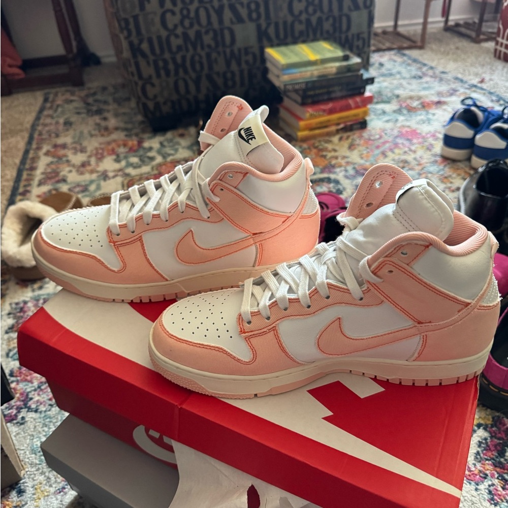 Nike Women's Nike Dunk Hi 1985 - Orange and White